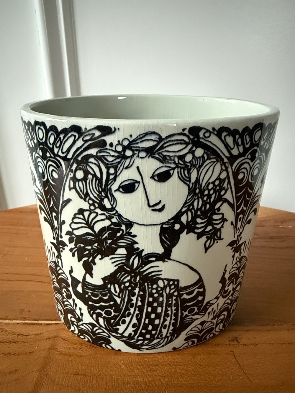 Bjorn Wiinblad Nymolle Denmark 3186 Lilje Lily Oval Ceramic Vase Planter MCM